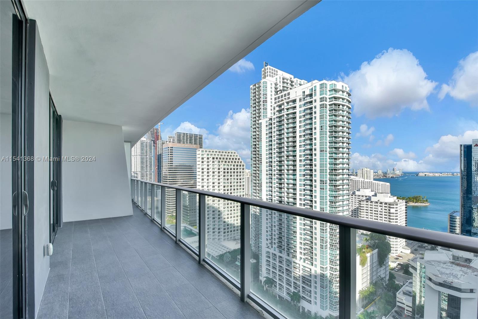 1010 Brickell Ave 2902, Miami, Florida 33131, 2 Bedrooms Bedrooms, ,3 BathroomsBathrooms,Residentiallease,For Rent,1010 Brickell Ave 2902,A11541368