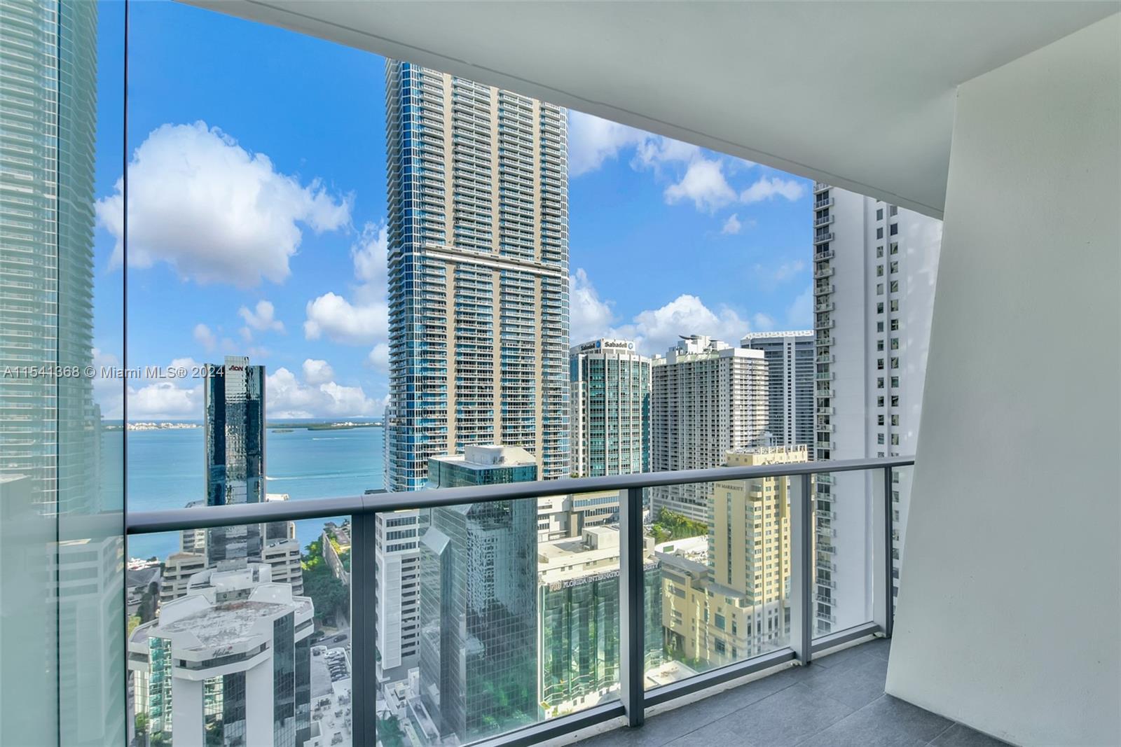 1010 Brickell Ave 2902, Miami, Florida 33131, 2 Bedrooms Bedrooms, ,3 BathroomsBathrooms,Residentiallease,For Rent,1010 Brickell Ave 2902,A11541368