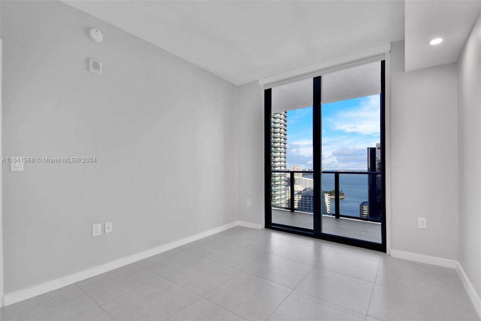 1010 Brickell Ave 2902, Miami, Florida 33131, 2 Bedrooms Bedrooms, ,3 BathroomsBathrooms,Residentiallease,For Rent,1010 Brickell Ave 2902,A11541368