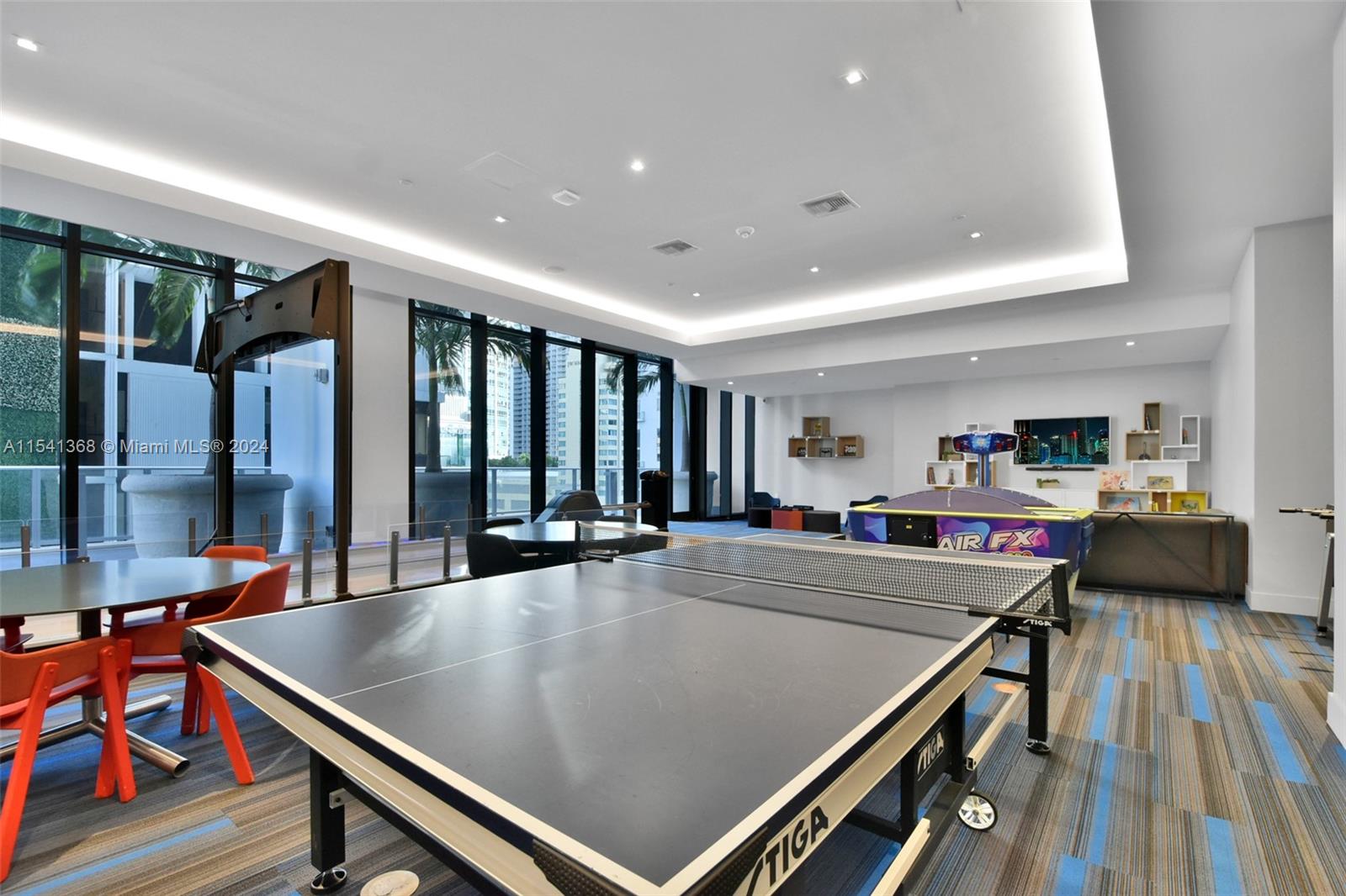 1010 Brickell Ave 2902, Miami, Florida 33131, 2 Bedrooms Bedrooms, ,3 BathroomsBathrooms,Residentiallease,For Rent,1010 Brickell Ave 2902,A11541368
