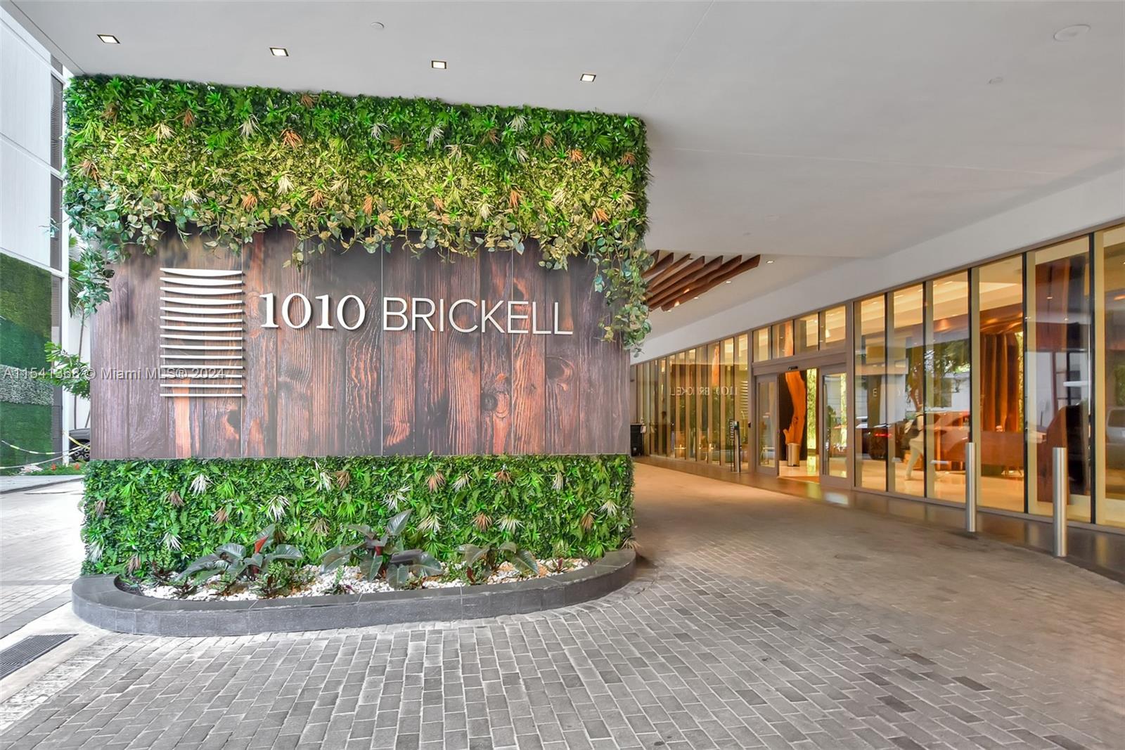 1010 Brickell Ave 2902, Miami, Florida 33131, 2 Bedrooms Bedrooms, ,3 BathroomsBathrooms,Residentiallease,For Rent,1010 Brickell Ave 2902,A11541368