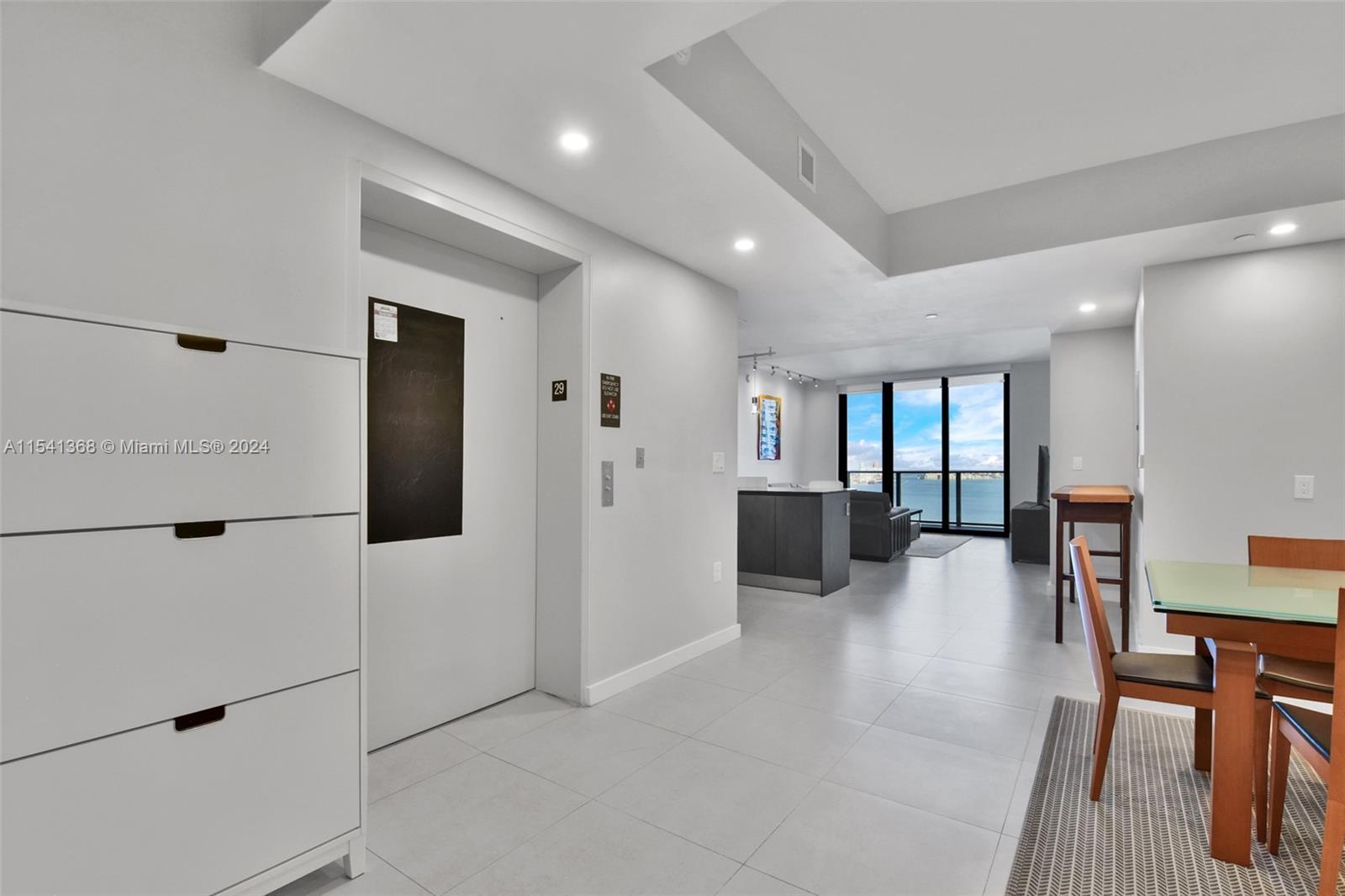 1010 Brickell Ave 2902, Miami, Florida 33131, 2 Bedrooms Bedrooms, ,3 BathroomsBathrooms,Residentiallease,For Rent,1010 Brickell Ave 2902,A11541368