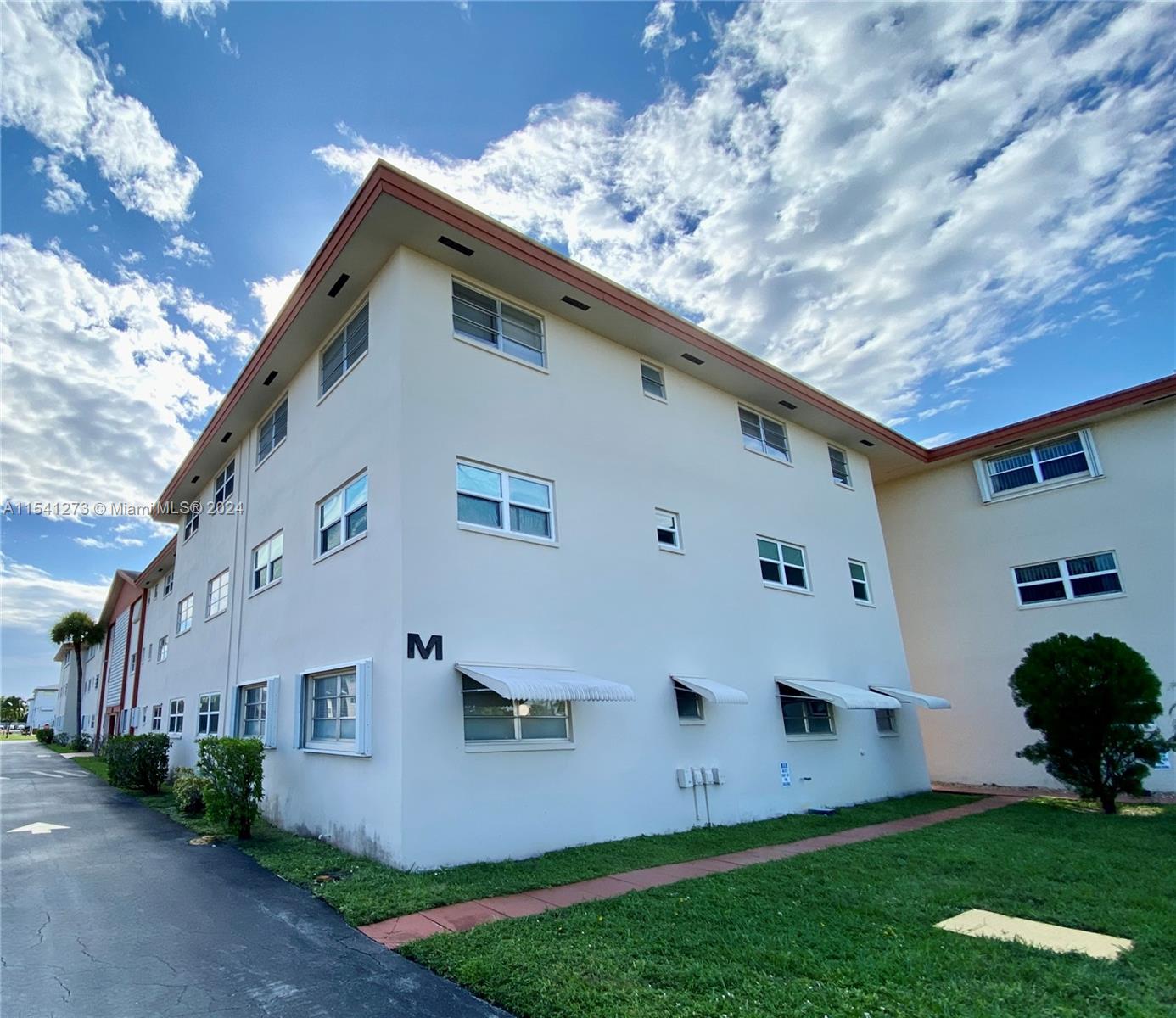 5300 Washington St M308, Hollywood, Florida 33021, 1 Bedroom Bedrooms, ,1 BathroomBathrooms,Residential,For Sale,5300 Washington St M308,A11541273