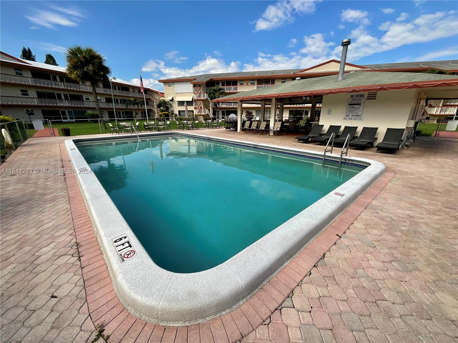 5300 Washington St M308, Hollywood, Florida 33021, 1 Bedroom Bedrooms, ,1 BathroomBathrooms,Residential,For Sale,5300 Washington St M308,A11541273