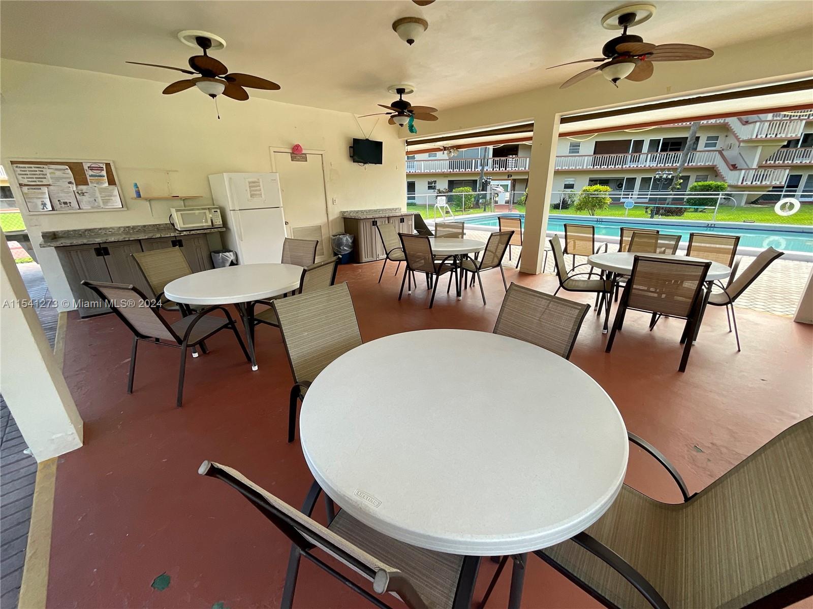 5300 Washington St M308, Hollywood, Florida 33021, 1 Bedroom Bedrooms, ,1 BathroomBathrooms,Residential,For Sale,5300 Washington St M308,A11541273