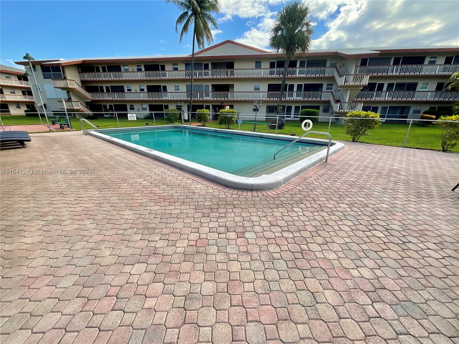 5300 Washington St M308, Hollywood, Florida 33021, 1 Bedroom Bedrooms, ,1 BathroomBathrooms,Residential,For Sale,5300 Washington St M308,A11541273