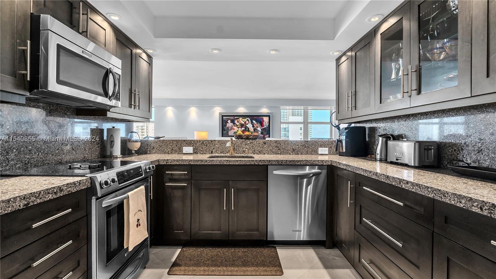 Fully equipped for all Dining Needs