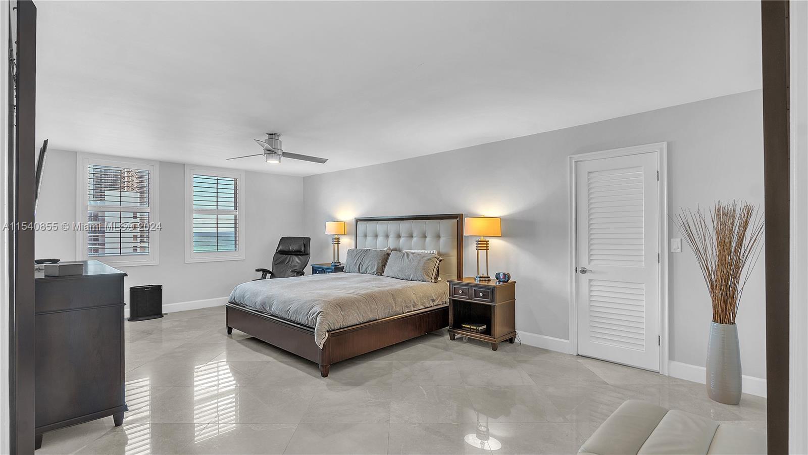 King Master w/ Beautiful Ocean & Intracoastal Views