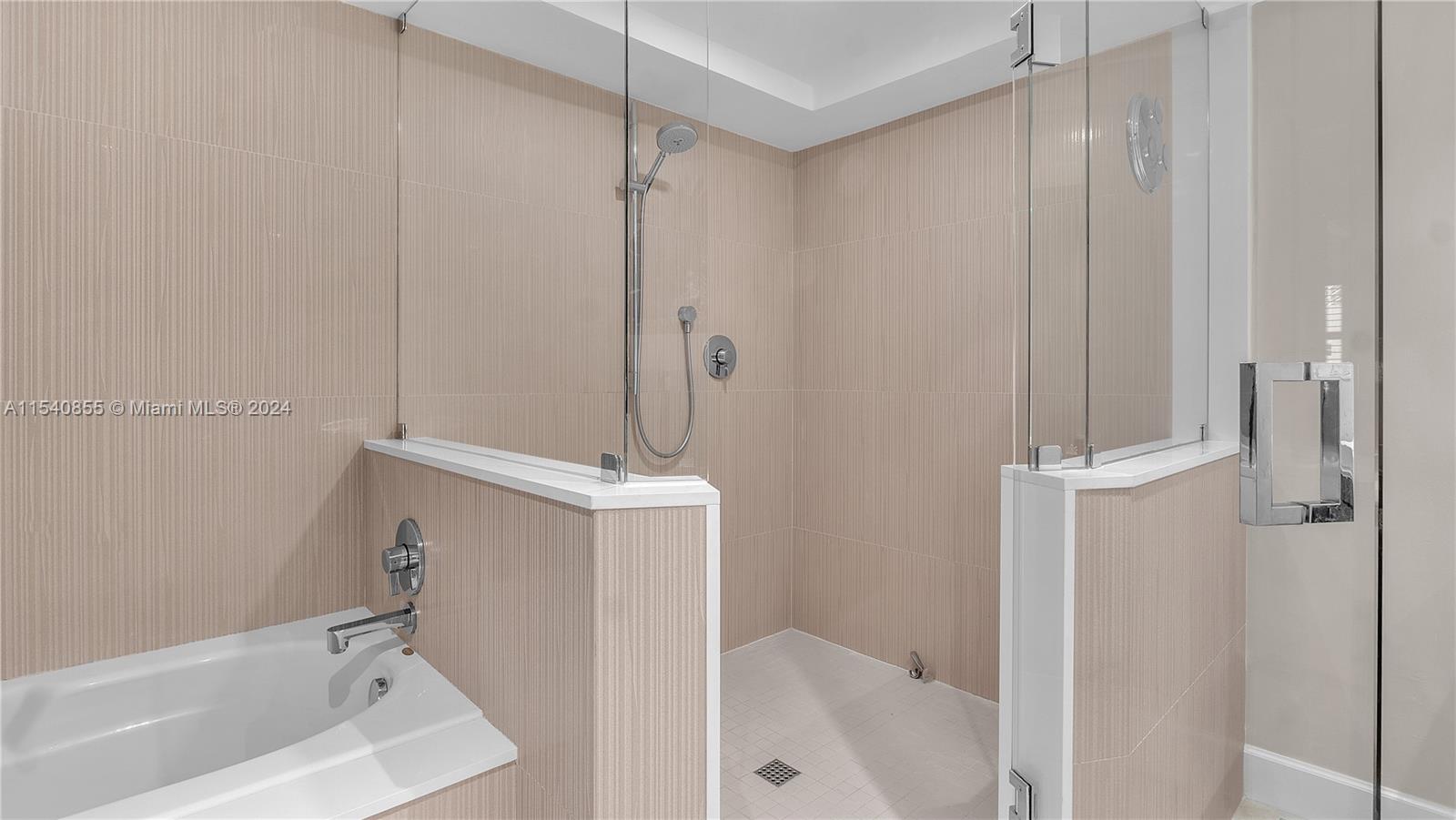 Stand up Shower w/ Bench