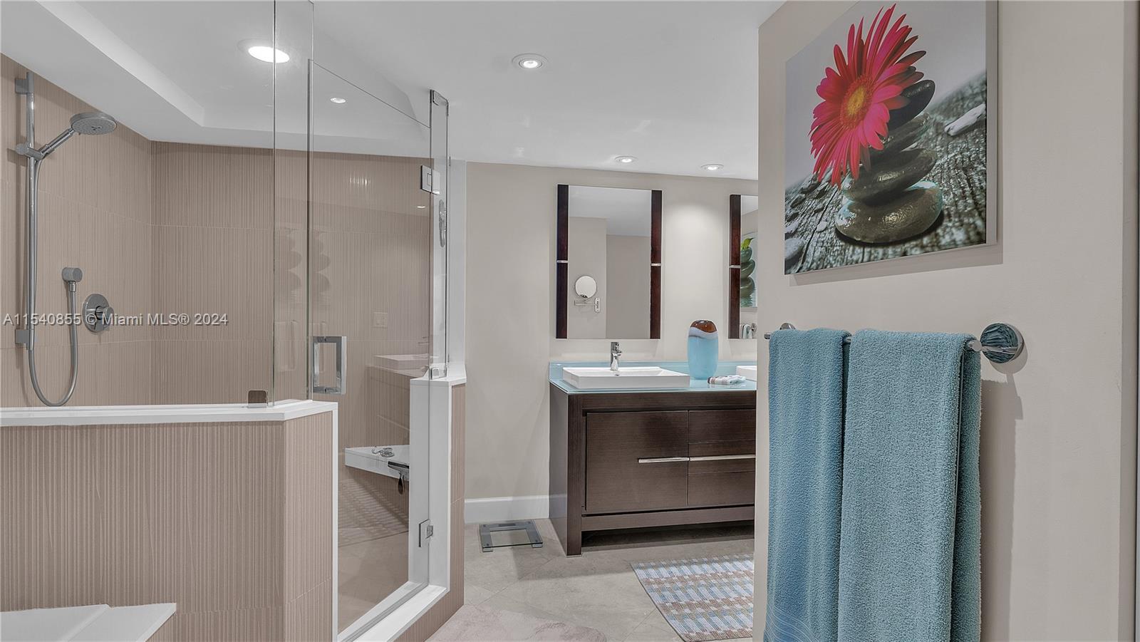 Beautifully Upgraded Full Bath