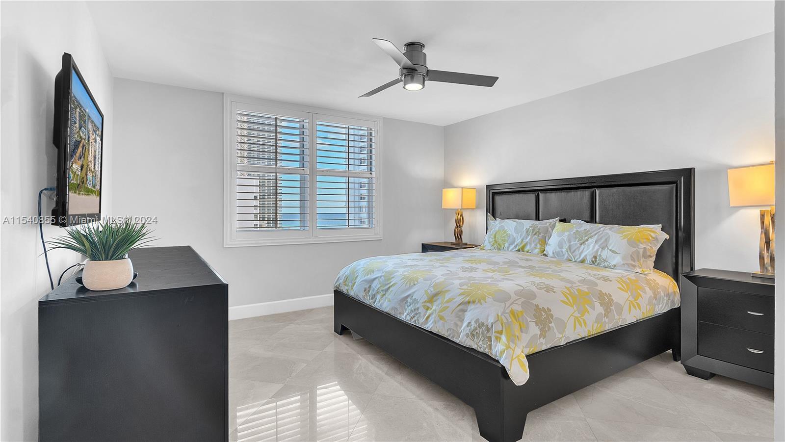 2nd Bedroom w/ Gorgeous Ocean Views