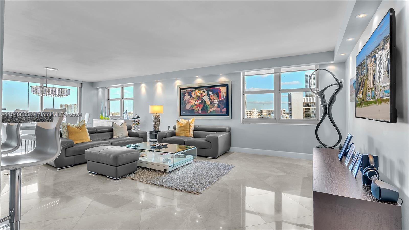 Corner Unit w/ Breathtaking Views Ocean & Intracoastal