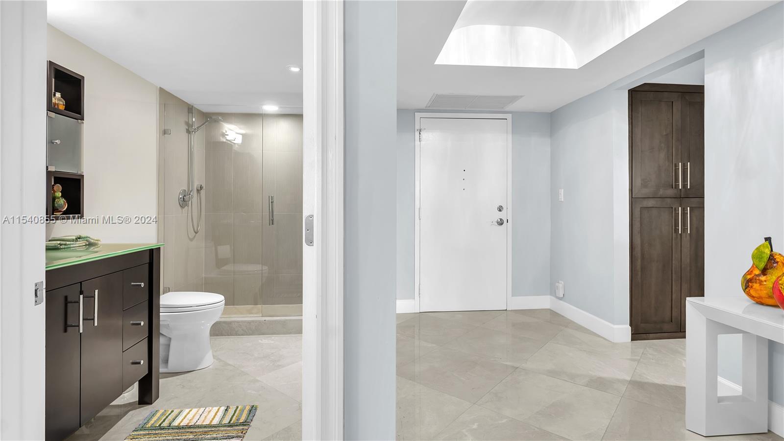 Entry & 2nd Full Guest Bath