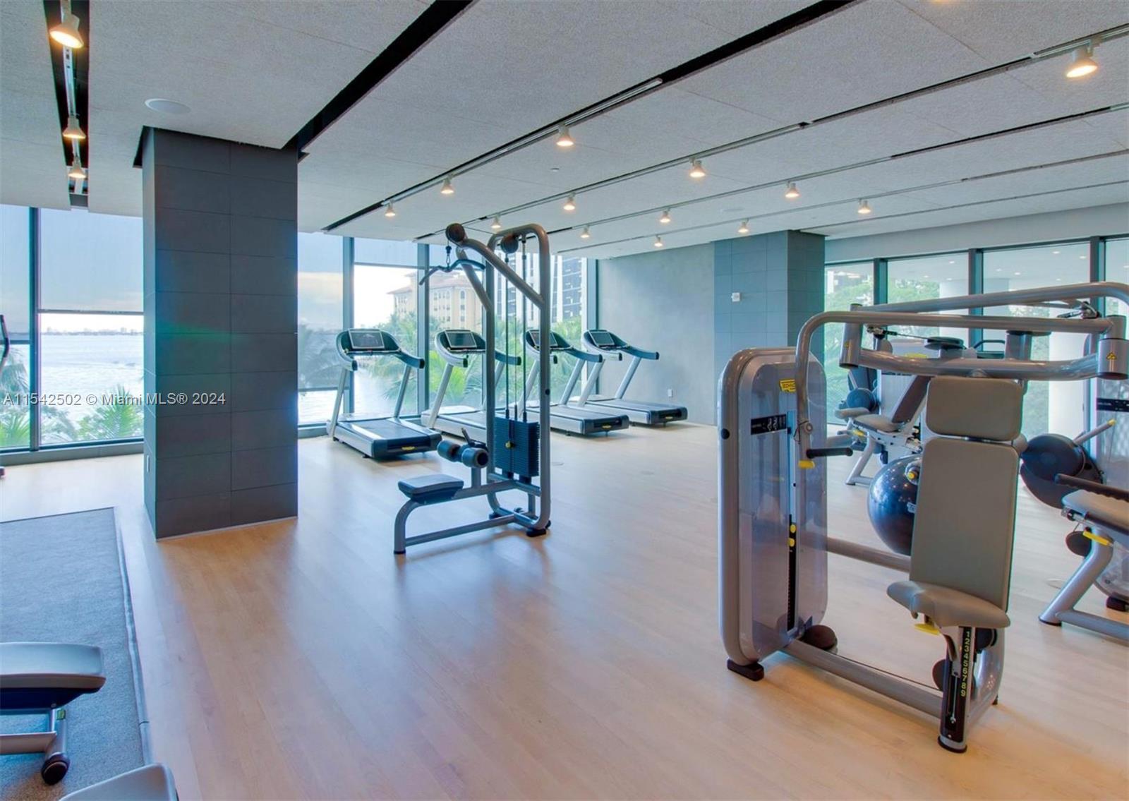 460 NE 28th St 2903, Miami, Florida 33137, 2 Bedrooms Bedrooms, ,2 BathroomsBathrooms,Residentiallease,For Rent,460 NE 28th St 2903,A11542502