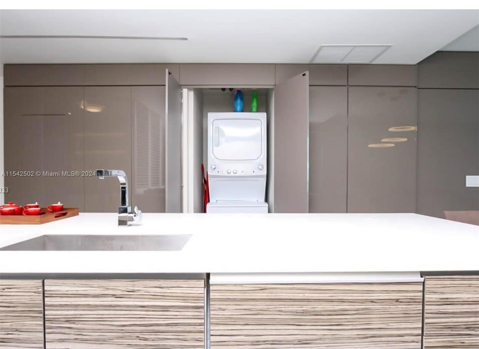 460 NE 28th St 2903, Miami, Florida 33137, 2 Bedrooms Bedrooms, ,2 BathroomsBathrooms,Residentiallease,For Rent,460 NE 28th St 2903,A11542502