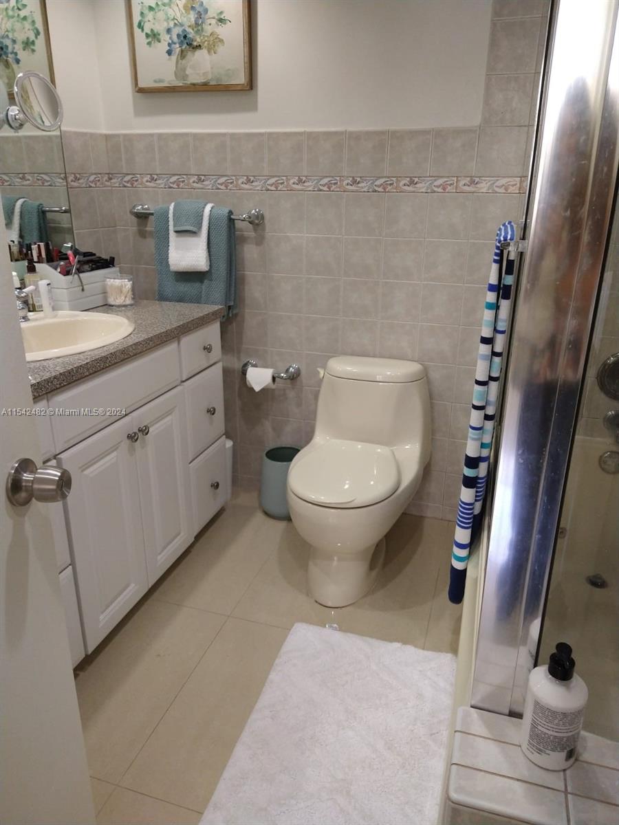 10185 Collins Ave 1414, Bal Harbour, Florida 33154, 1 Bedroom Bedrooms, 2 Rooms Rooms,1 BathroomBathrooms,Residential,For Sale,10185 Collins Ave 1414,A11542482