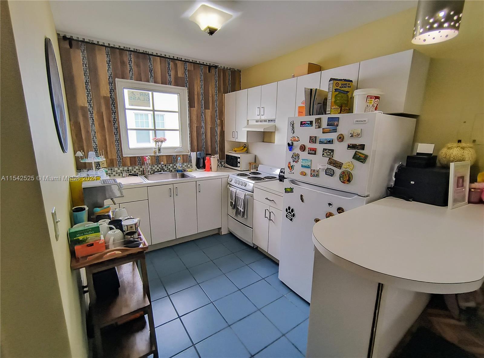 833 10th St 203, Miami Beach, Florida 33139, ,1 BathroomBathrooms,Residentiallease,For Rent,833 10th St 203,A11542525