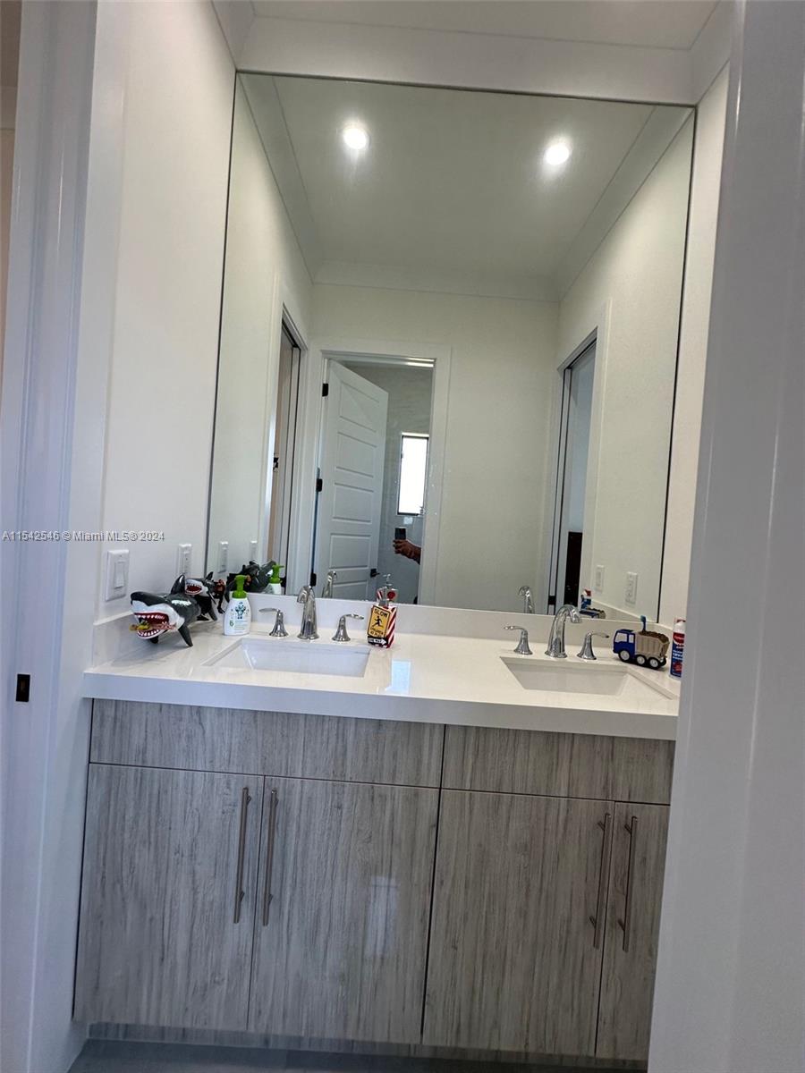 17594 SW 280th St, Homestead, Florida 33030, 5 Bedrooms Bedrooms, ,4 BathroomsBathrooms,Residential,For Sale,17594 SW 280th St,A11542546