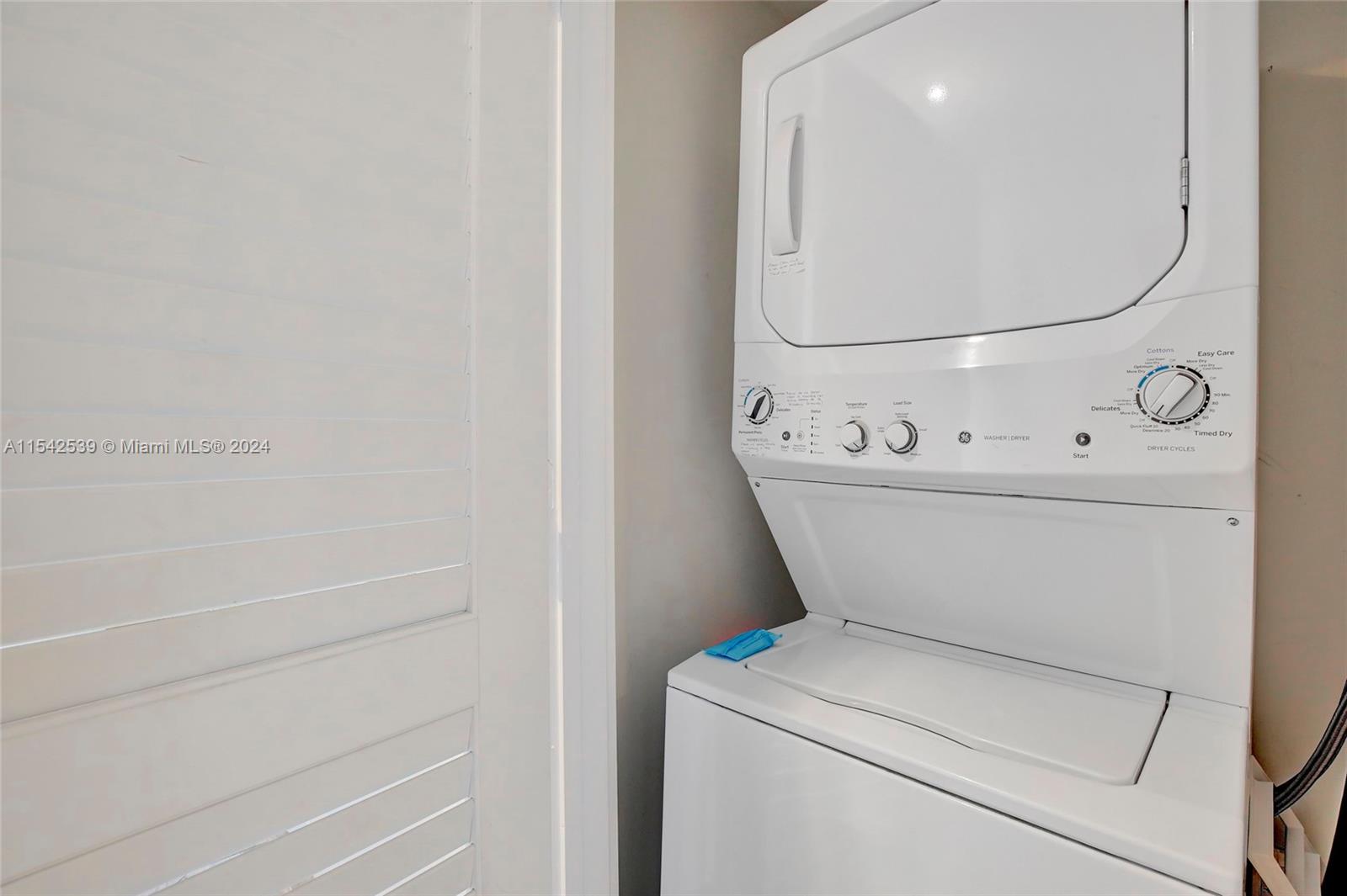 4111 S Ocean Dr 1001, Hollywood, Florida 33019, 3 Bedrooms Bedrooms, ,3 BathroomsBathrooms,Residential,For Sale,4111 S Ocean Dr 1001,A11542539