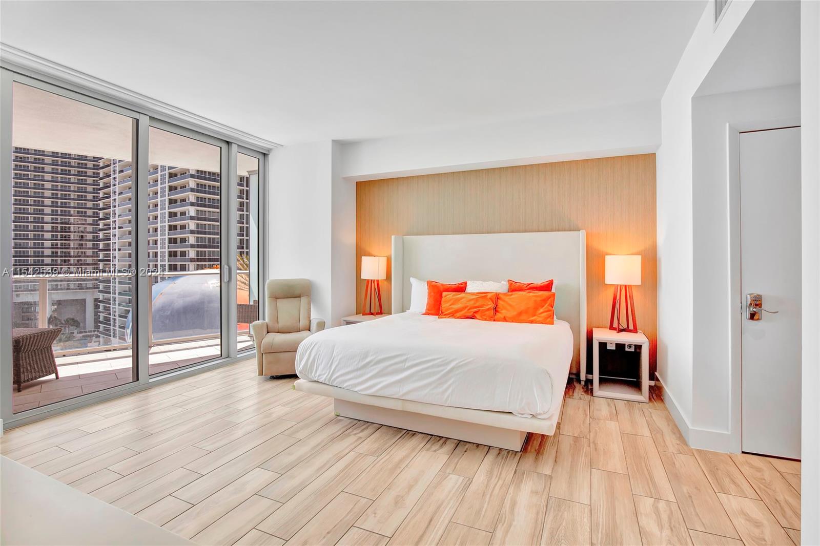 4111 S Ocean Dr 1001, Hollywood, Florida 33019, 3 Bedrooms Bedrooms, ,3 BathroomsBathrooms,Residential,For Sale,4111 S Ocean Dr 1001,A11542539