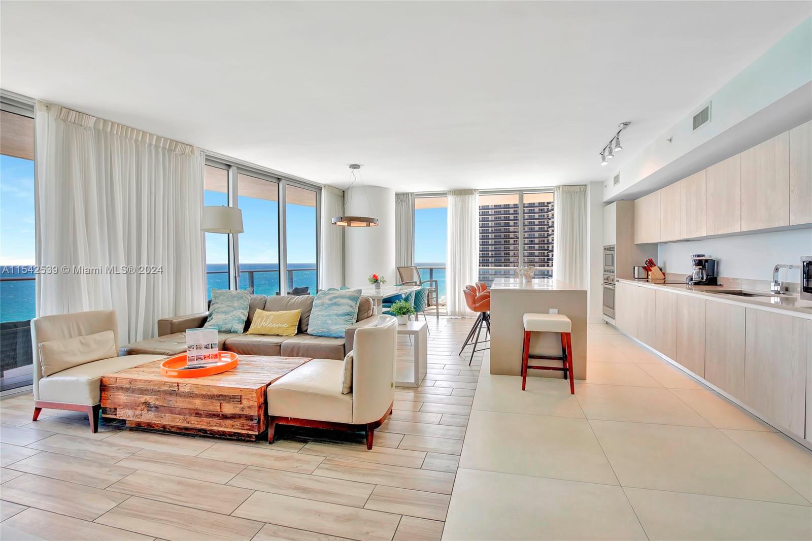 4111 S Ocean Dr 1001, Hollywood, Florida 33019, 3 Bedrooms Bedrooms, ,3 BathroomsBathrooms,Residential,For Sale,4111 S Ocean Dr 1001,A11542539