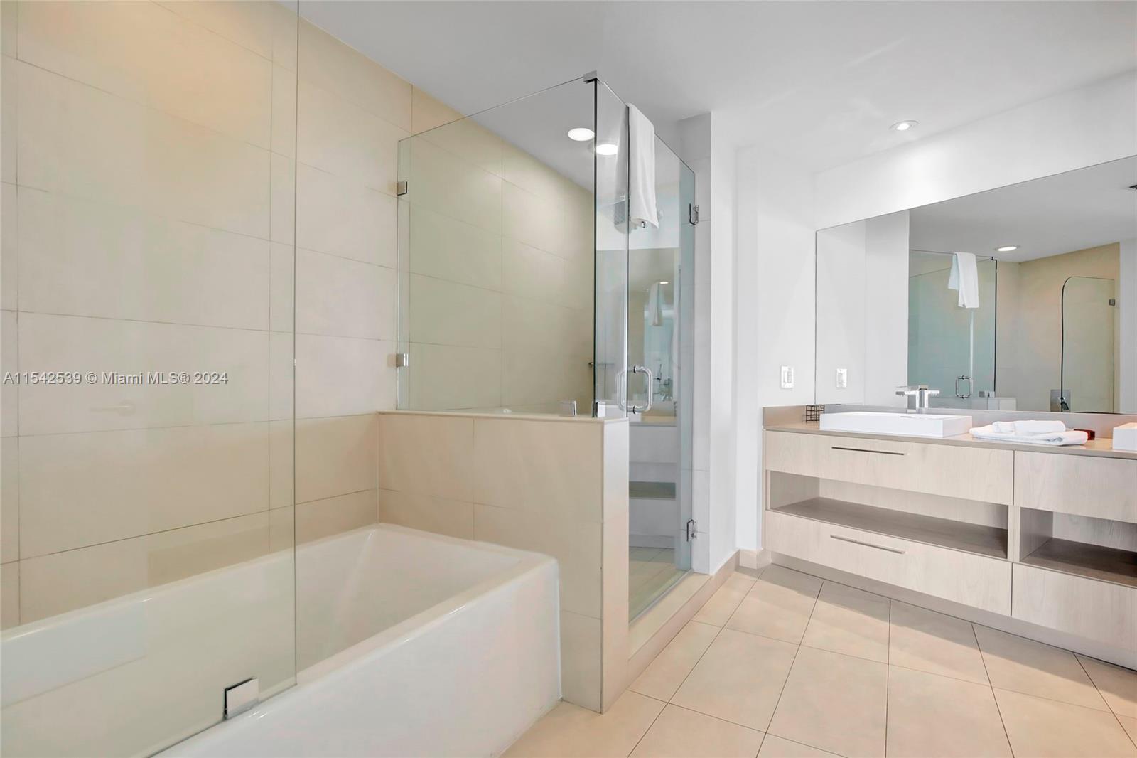 4111 S Ocean Dr 1001, Hollywood, Florida 33019, 3 Bedrooms Bedrooms, ,3 BathroomsBathrooms,Residential,For Sale,4111 S Ocean Dr 1001,A11542539