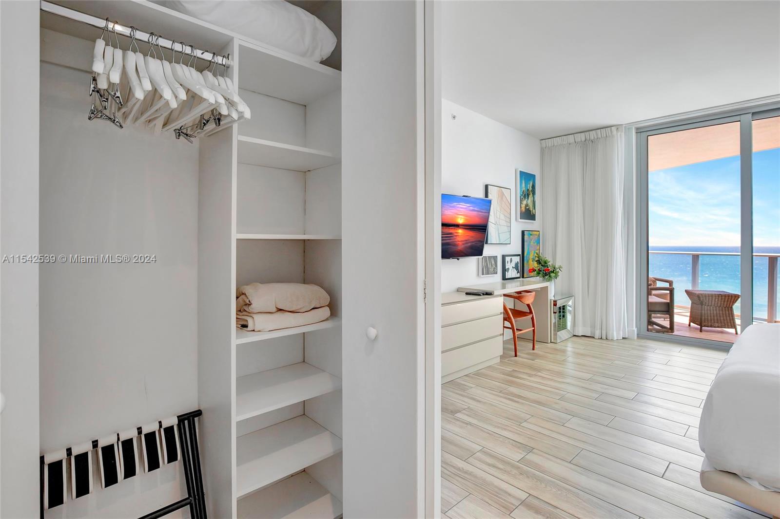 4111 S Ocean Dr 1001, Hollywood, Florida 33019, 3 Bedrooms Bedrooms, ,3 BathroomsBathrooms,Residential,For Sale,4111 S Ocean Dr 1001,A11542539