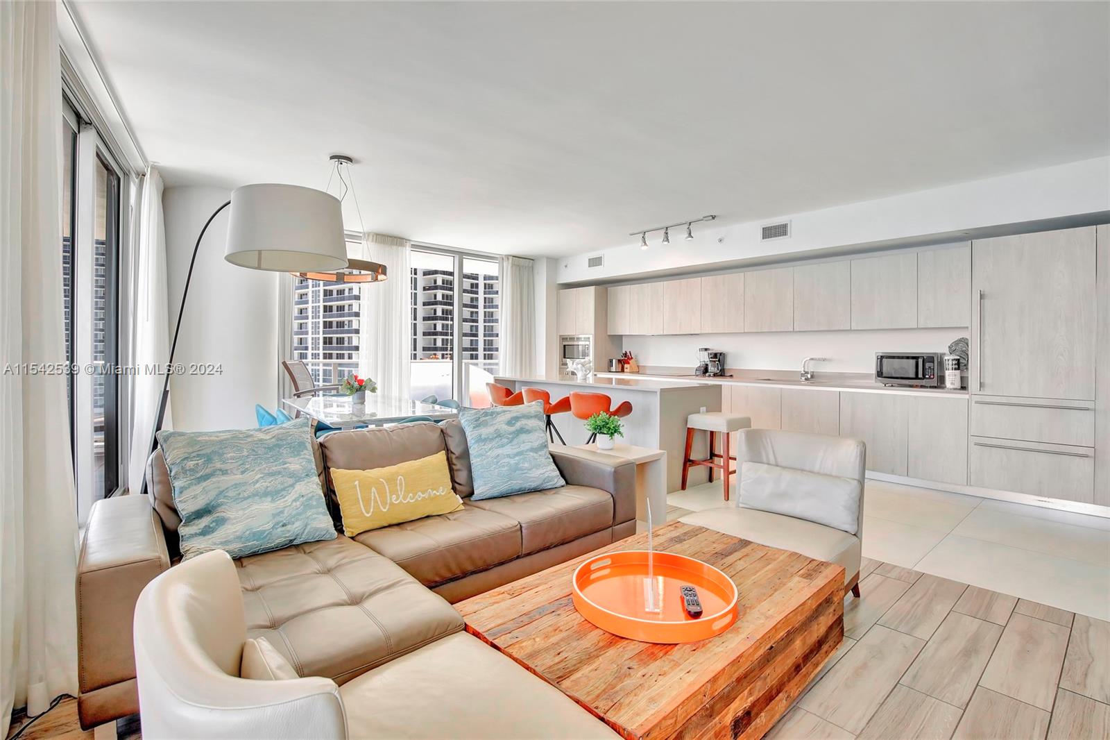 4111 S Ocean Dr 1001, Hollywood, Florida 33019, 3 Bedrooms Bedrooms, ,3 BathroomsBathrooms,Residential,For Sale,4111 S Ocean Dr 1001,A11542539