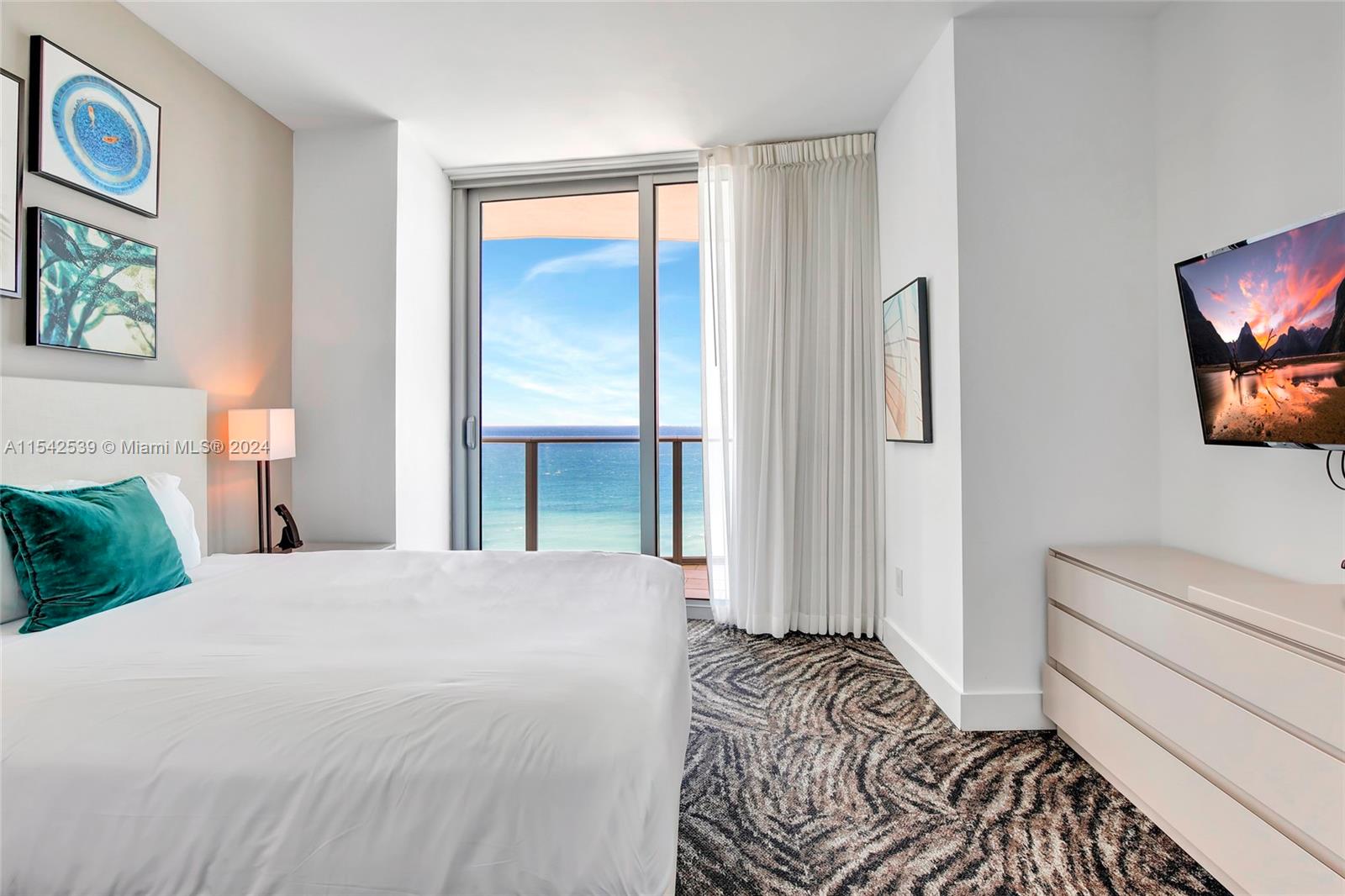 4111 S Ocean Dr 1001, Hollywood, Florida 33019, 3 Bedrooms Bedrooms, ,3 BathroomsBathrooms,Residential,For Sale,4111 S Ocean Dr 1001,A11542539