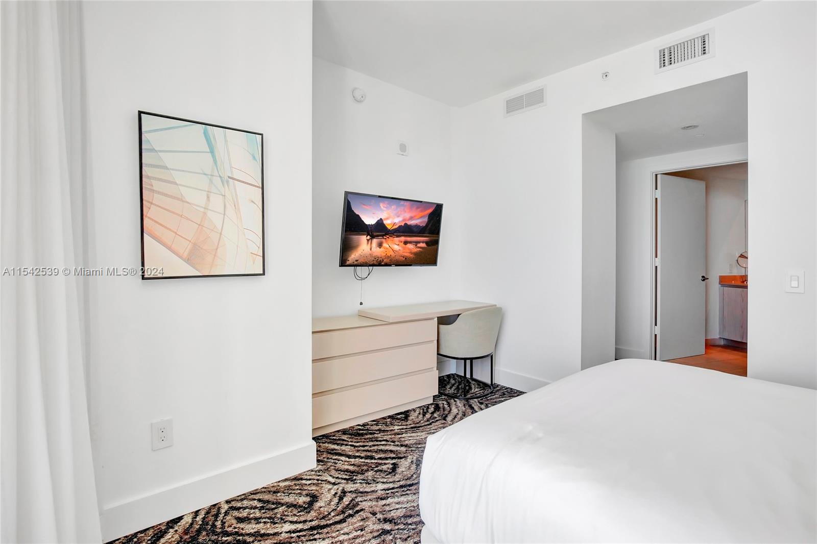 4111 S Ocean Dr 1001, Hollywood, Florida 33019, 3 Bedrooms Bedrooms, ,3 BathroomsBathrooms,Residential,For Sale,4111 S Ocean Dr 1001,A11542539