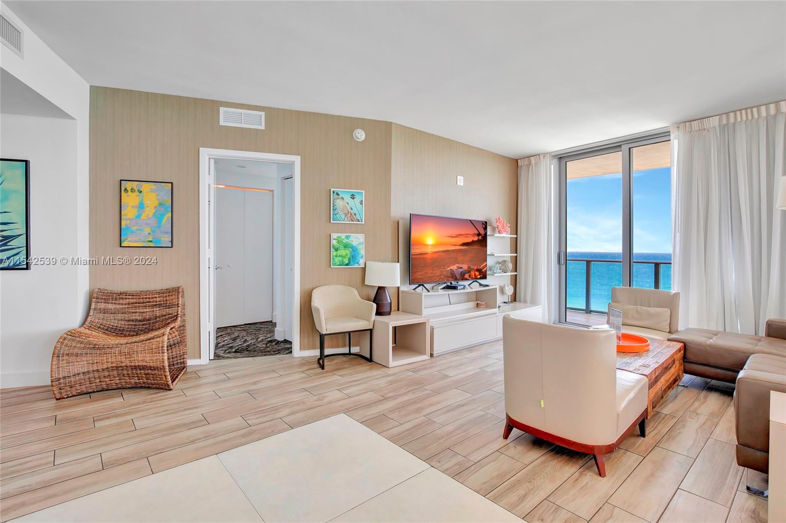 4111 S Ocean Dr 1001, Hollywood, Florida 33019, 3 Bedrooms Bedrooms, ,3 BathroomsBathrooms,Residential,For Sale,4111 S Ocean Dr 1001,A11542539