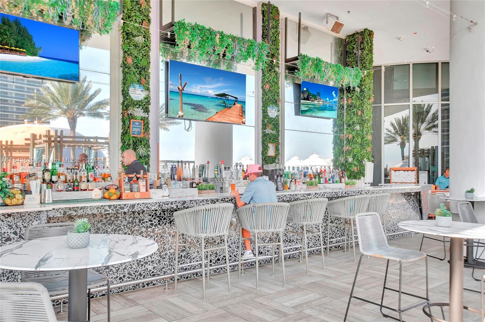 4111 S Ocean Dr 1001, Hollywood, Florida 33019, 3 Bedrooms Bedrooms, ,3 BathroomsBathrooms,Residential,For Sale,4111 S Ocean Dr 1001,A11542539