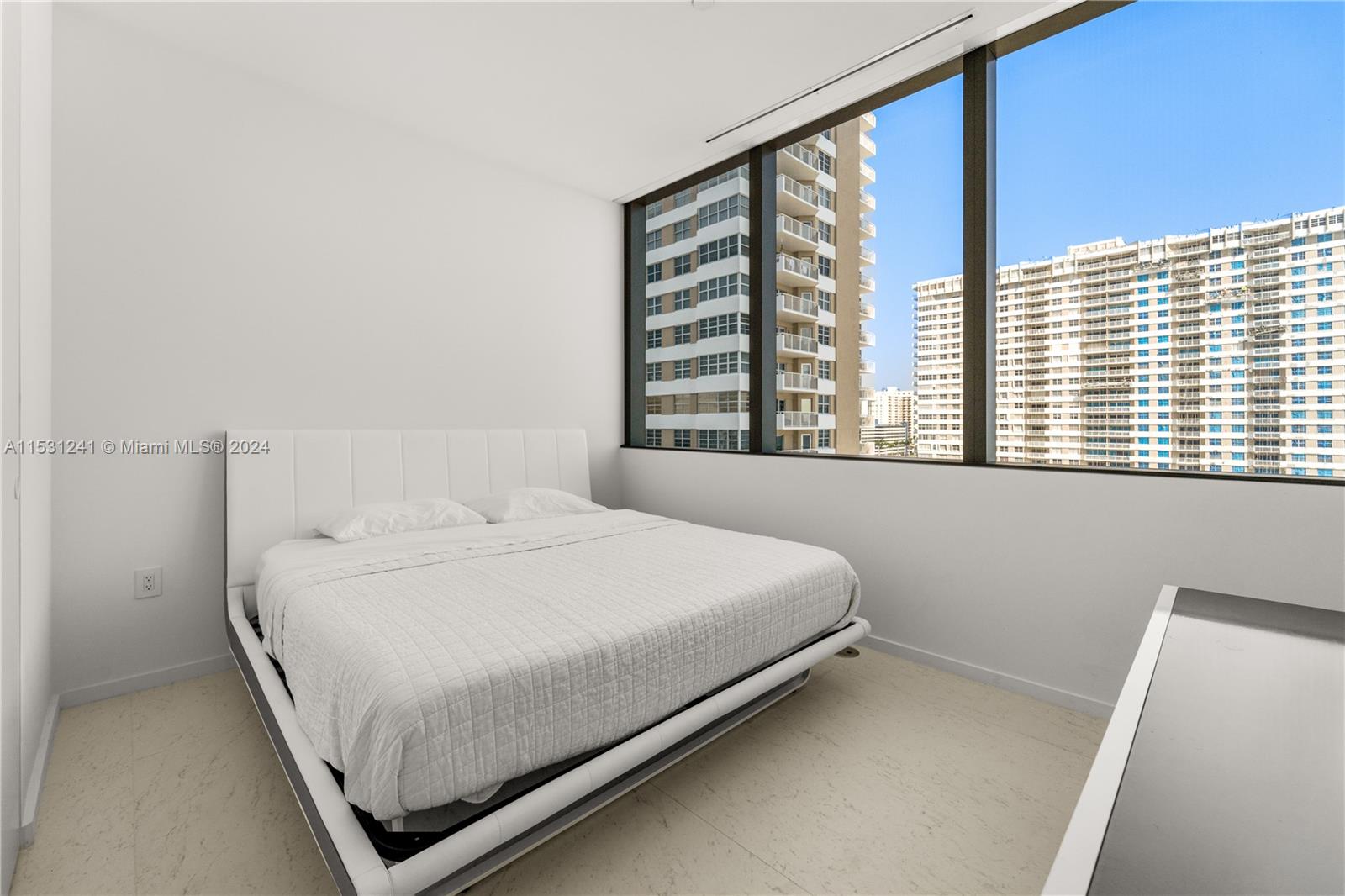 2000 S Ocean Dr 8A, Hallandale Beach, Florida 33009, 3 Bedrooms Bedrooms, ,3 BathroomsBathrooms,Residentiallease,For Rent,2000 S Ocean Dr 8A,A11531241