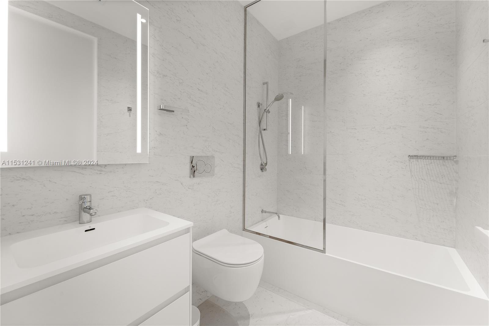 2000 S Ocean Dr 8A, Hallandale Beach, Florida 33009, 3 Bedrooms Bedrooms, ,3 BathroomsBathrooms,Residentiallease,For Rent,2000 S Ocean Dr 8A,A11531241