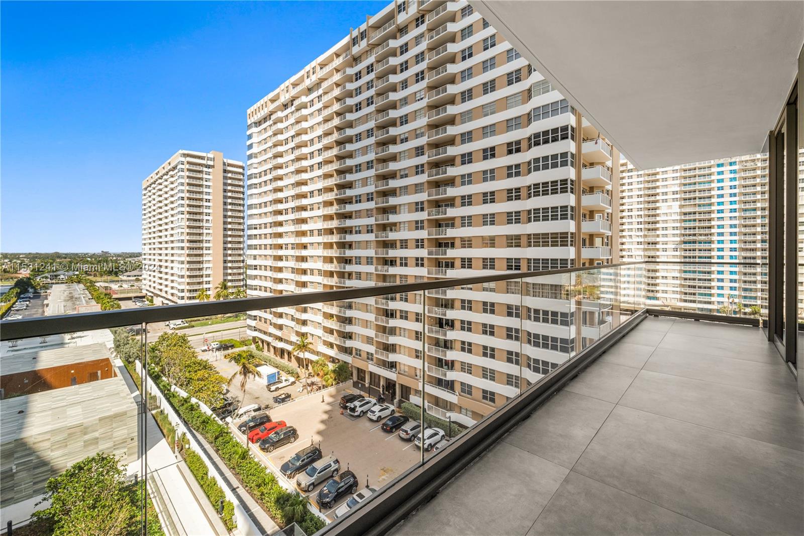 2000 S Ocean Dr 8A, Hallandale Beach, Florida 33009, 3 Bedrooms Bedrooms, ,3 BathroomsBathrooms,Residentiallease,For Rent,2000 S Ocean Dr 8A,A11531241