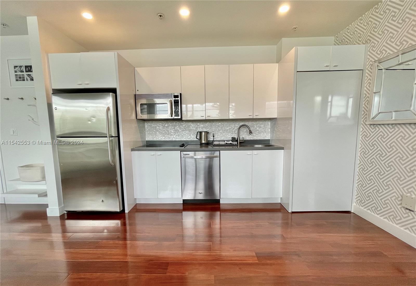 935 Euclid Ave 7, Miami Beach, Florida 33139, 1 Bedroom Bedrooms, ,1 BathroomBathrooms,Residential,For Sale,935 Euclid Ave 7,A11542553