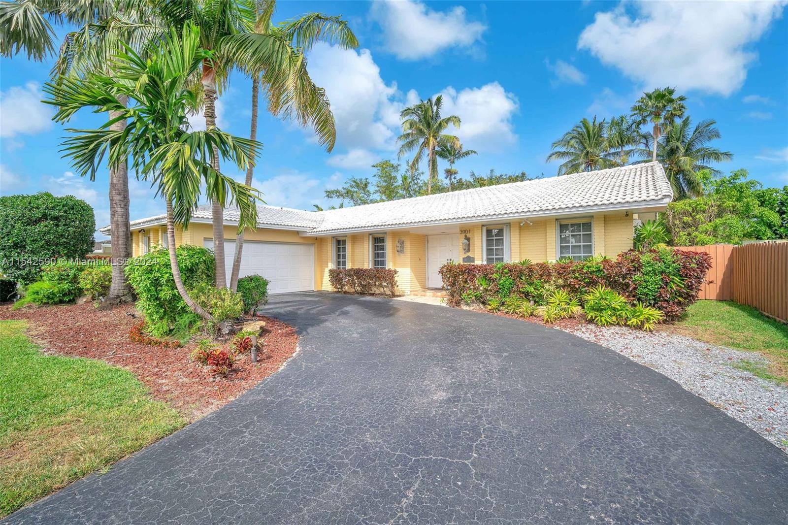 3901 N 36th Ave, Hollywood, Florida 33021, 3 Bedrooms Bedrooms, ,2 BathroomsBathrooms,Residential,For Sale,3901 N 36th Ave,A11542590