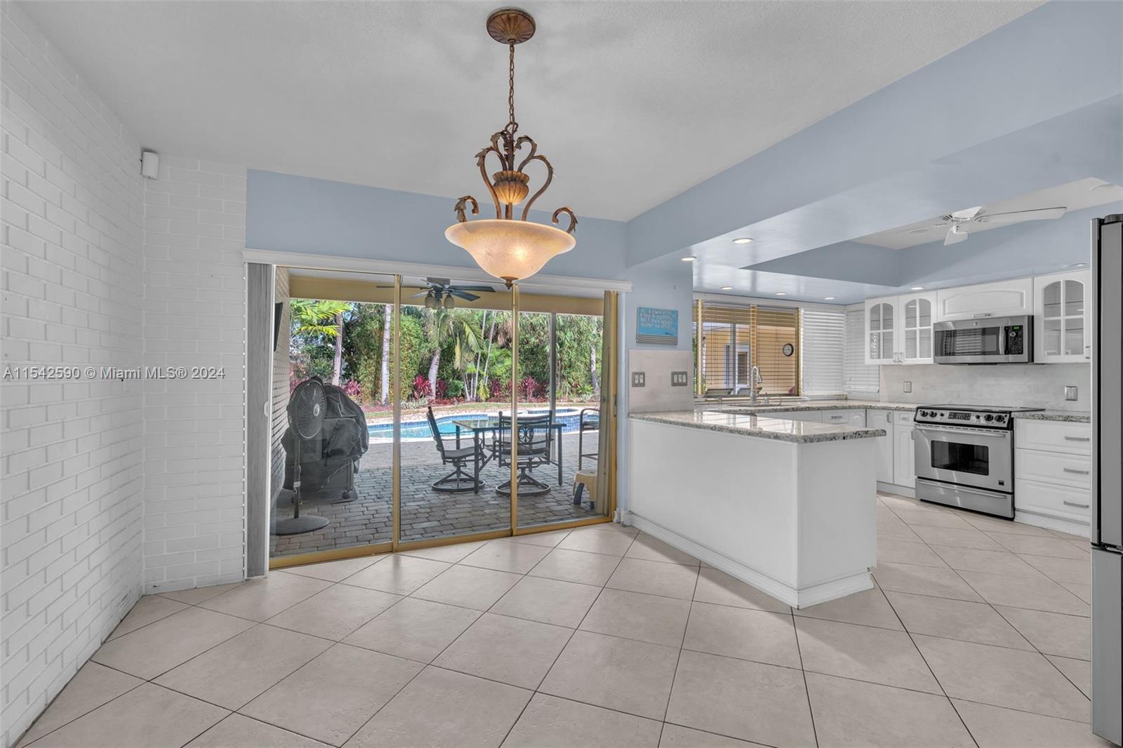 3901 N 36th Ave, Hollywood, Florida 33021, 3 Bedrooms Bedrooms, ,2 BathroomsBathrooms,Residential,For Sale,3901 N 36th Ave,A11542590