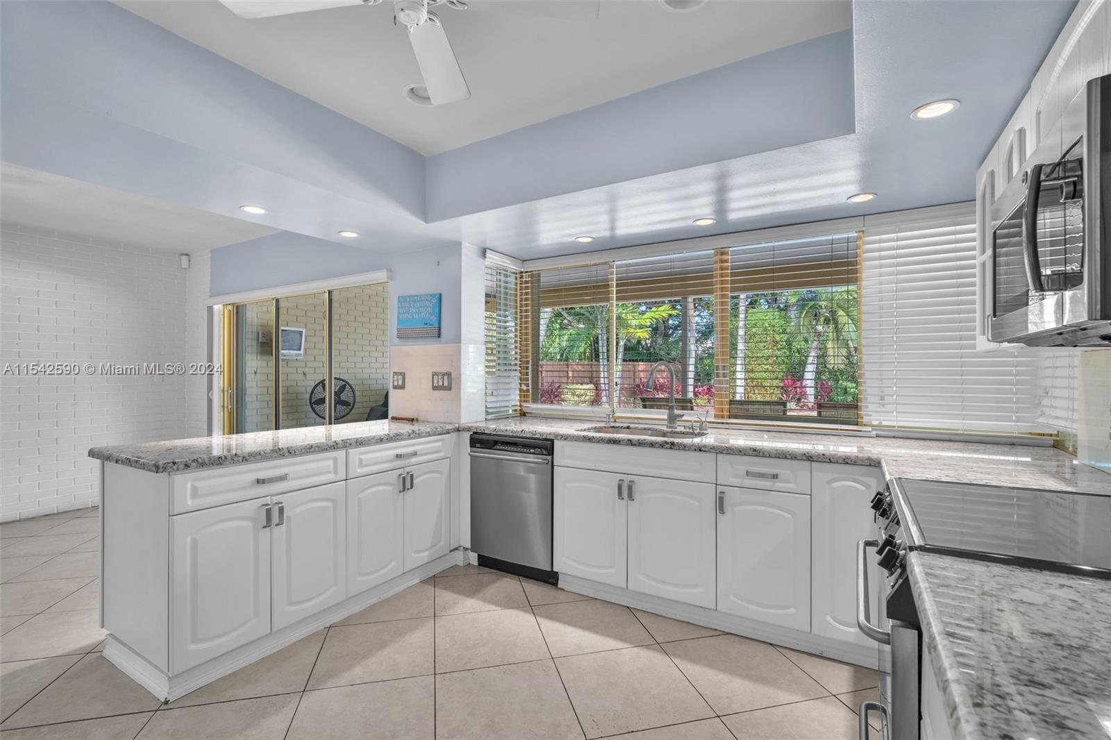 3901 N 36th Ave, Hollywood, Florida 33021, 3 Bedrooms Bedrooms, ,2 BathroomsBathrooms,Residential,For Sale,3901 N 36th Ave,A11542590