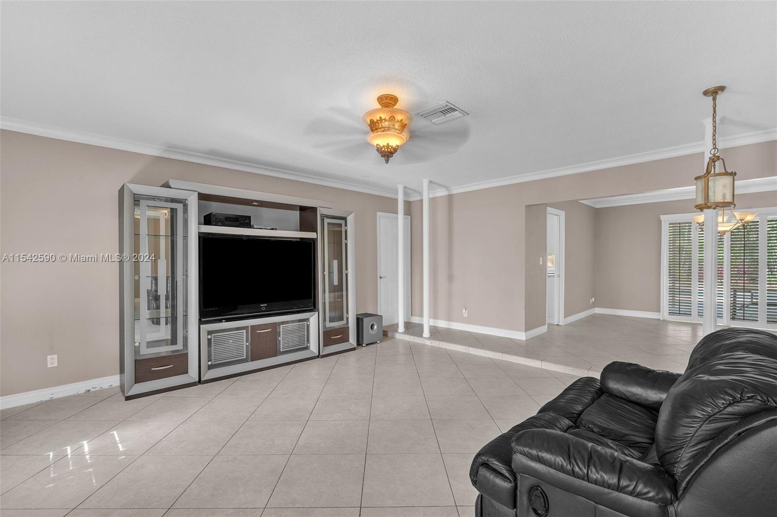 3901 N 36th Ave, Hollywood, Florida 33021, 3 Bedrooms Bedrooms, ,2 BathroomsBathrooms,Residential,For Sale,3901 N 36th Ave,A11542590