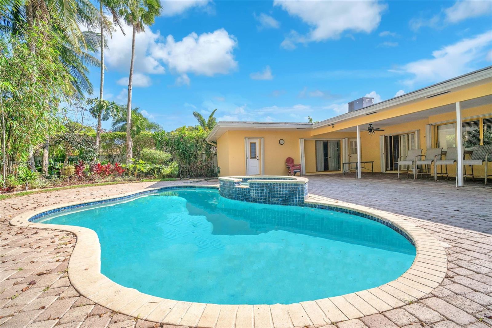 3901 N 36th Ave, Hollywood, Florida 33021, 3 Bedrooms Bedrooms, ,2 BathroomsBathrooms,Residential,For Sale,3901 N 36th Ave,A11542590