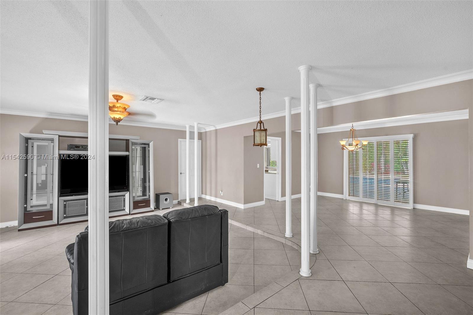 3901 N 36th Ave, Hollywood, Florida 33021, 3 Bedrooms Bedrooms, ,2 BathroomsBathrooms,Residential,For Sale,3901 N 36th Ave,A11542590