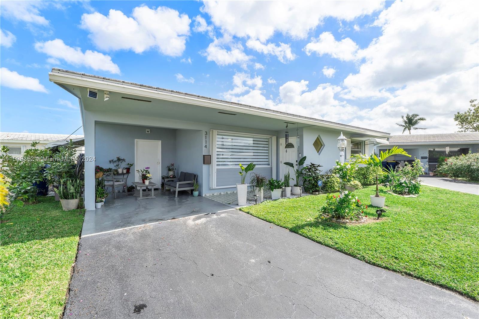 3114 Byron Cir 128, Hollywood, Florida 33021, 2 Bedrooms Bedrooms, ,1 BathroomBathrooms,Residentiallease,For Rent,3114 Byron Cir 128,A11509352