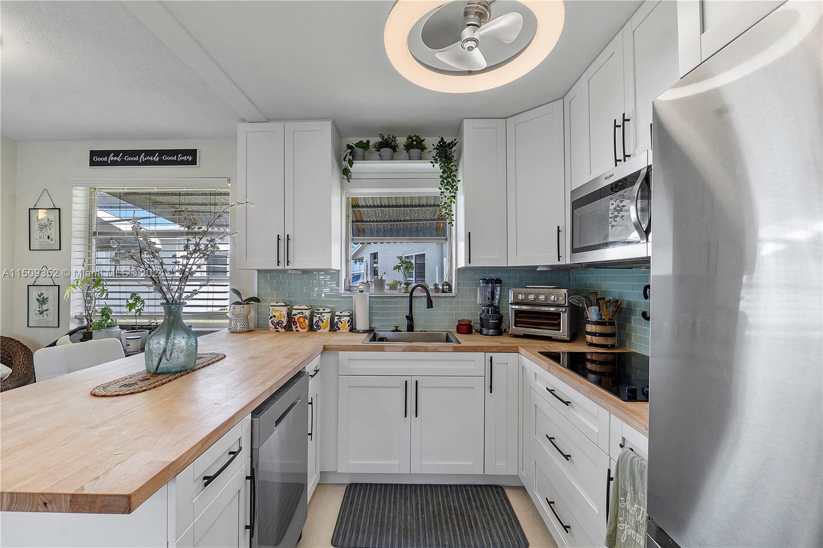 3114 Byron Cir 128, Hollywood, Florida 33021, 2 Bedrooms Bedrooms, ,1 BathroomBathrooms,Residentiallease,For Rent,3114 Byron Cir 128,A11509352