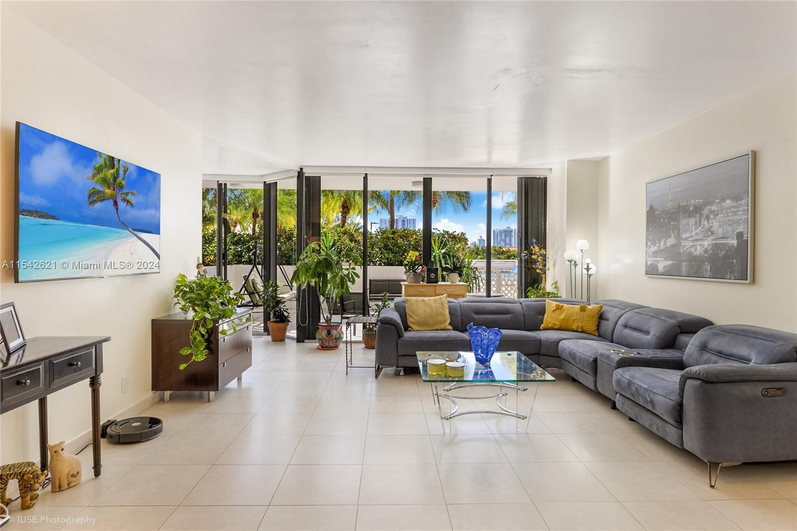 3600 Yacht Club Dr 304, Aventura, Florida 33180, 1 Bedroom Bedrooms, ,2 BathroomsBathrooms,Residential,For Sale,3600 Yacht Club Dr 304,A11542621