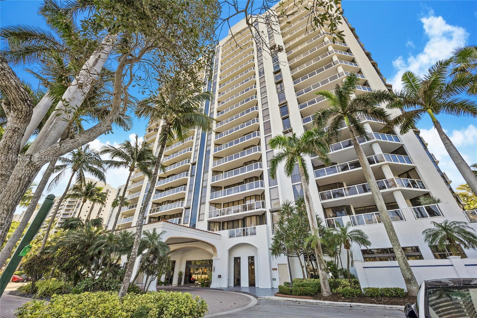 3600 Yacht Club Dr 304, Aventura, Florida 33180, 1 Bedroom Bedrooms, ,2 BathroomsBathrooms,Residential,For Sale,3600 Yacht Club Dr 304,A11542621