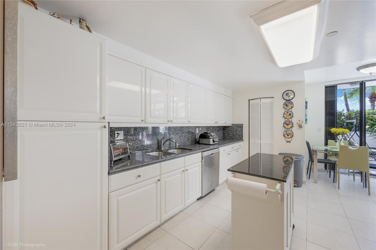 3600 Yacht Club Dr 304, Aventura, Florida 33180, 1 Bedroom Bedrooms, ,2 BathroomsBathrooms,Residential,For Sale,3600 Yacht Club Dr 304,A11542621