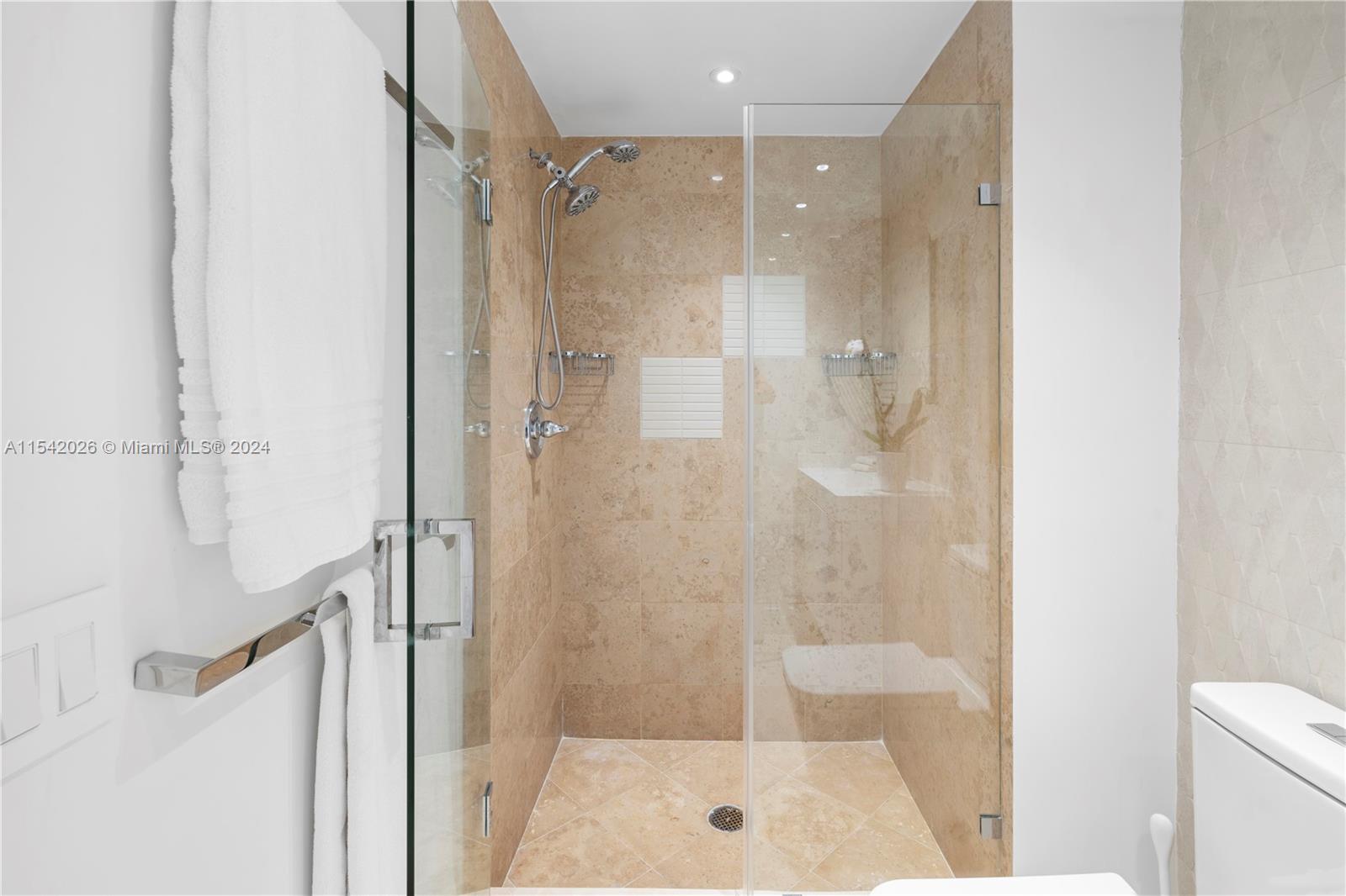 4779 Collins 3908, Miami Beach, Florida 33140, 2 Bedrooms Bedrooms, ,2 BathroomsBathrooms,Residential,For Sale,4779 Collins 3908,A11542026