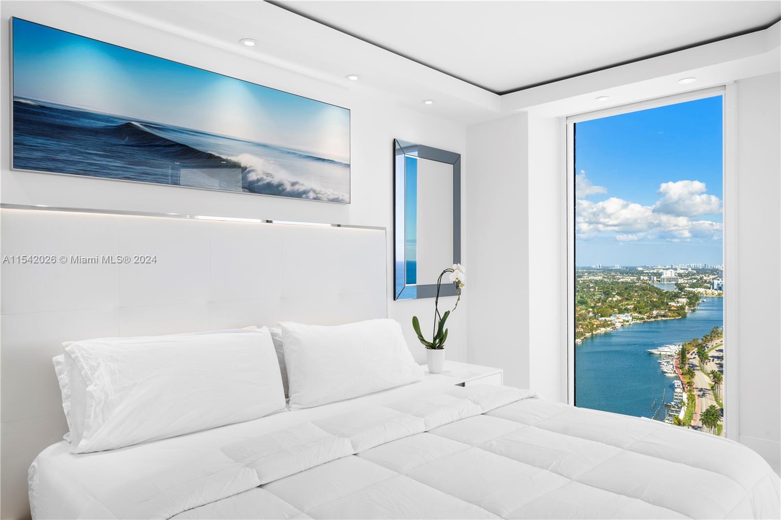 4779 Collins 3908, Miami Beach, Florida 33140, 2 Bedrooms Bedrooms, ,2 BathroomsBathrooms,Residential,For Sale,4779 Collins 3908,A11542026