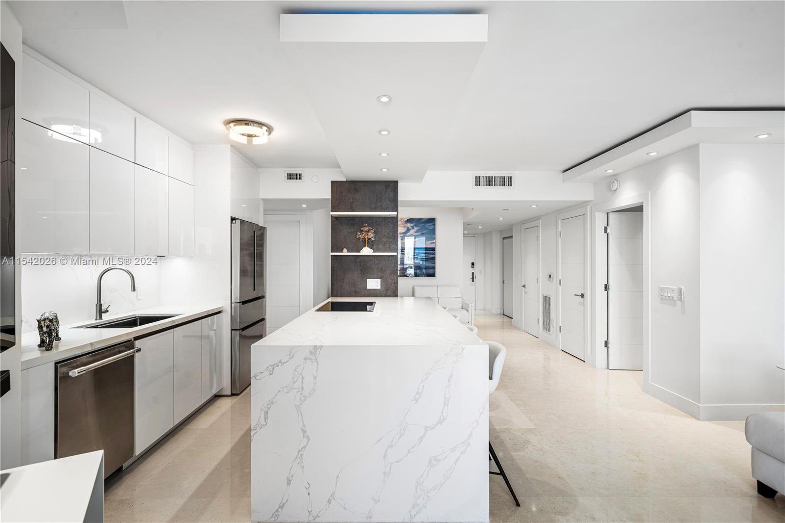 4779 Collins 3908, Miami Beach, Florida 33140, 2 Bedrooms Bedrooms, ,2 BathroomsBathrooms,Residential,For Sale,4779 Collins 3908,A11542026